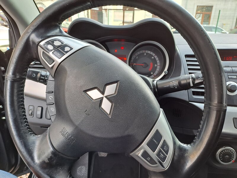 Mitsubishi Lancer